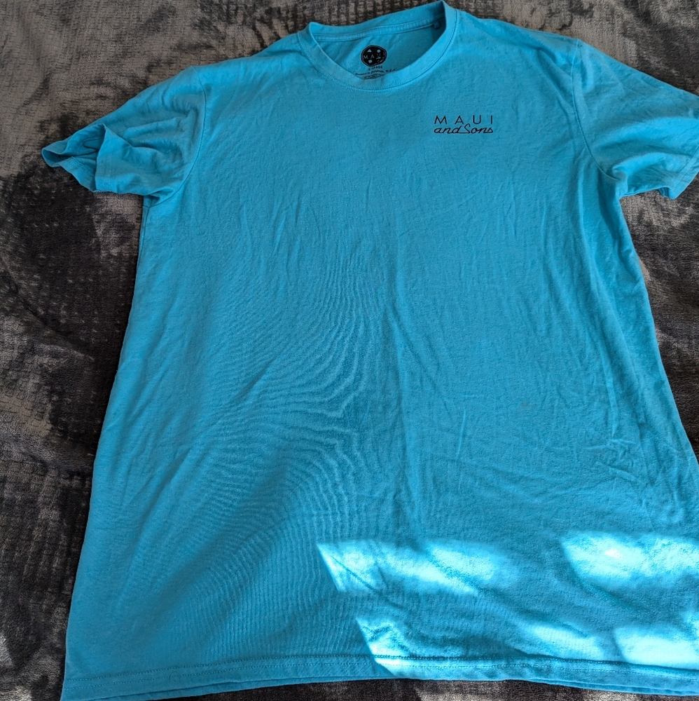 Maui and Sons T shirt XL